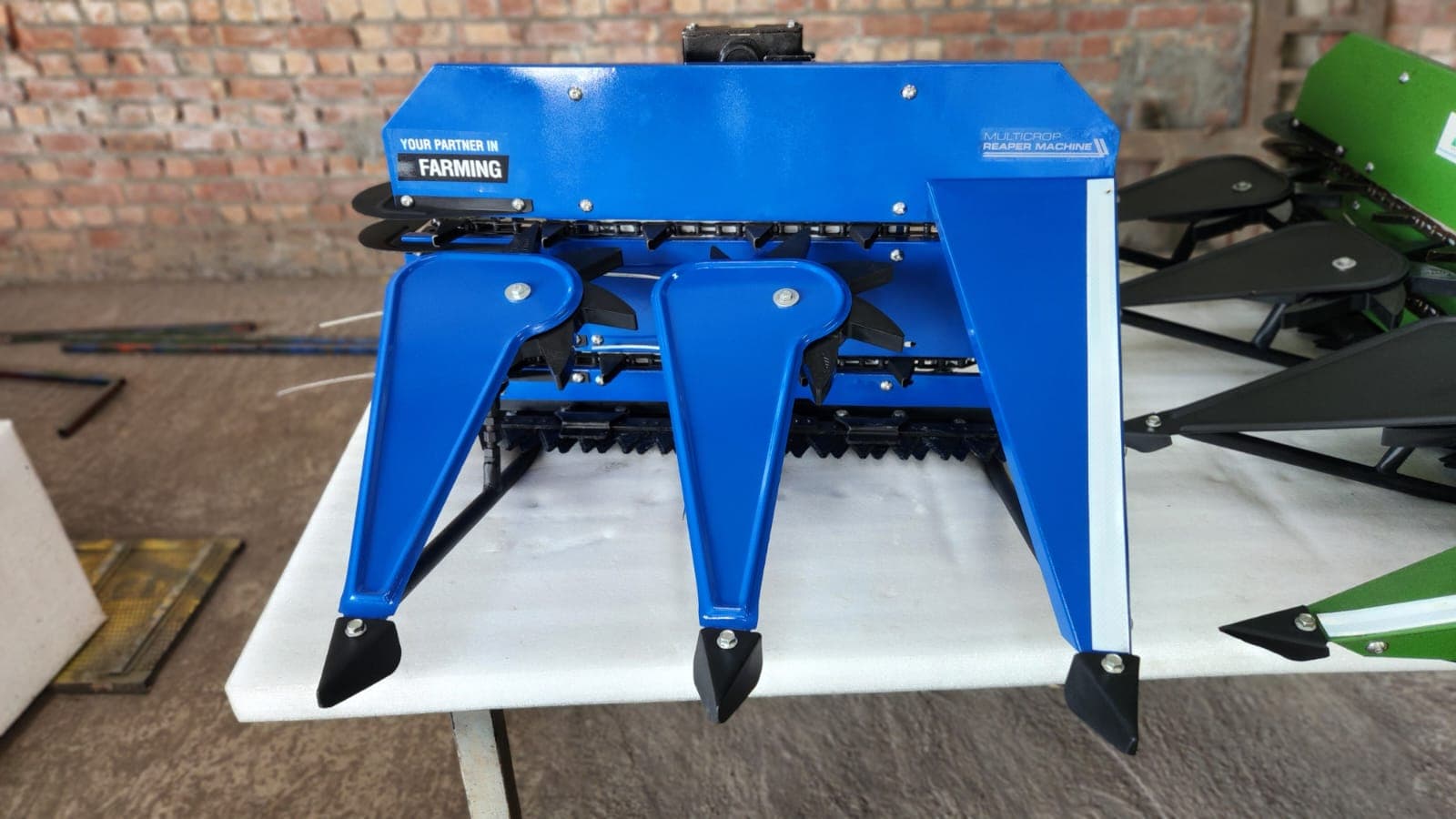 Blue reaper header, second angle